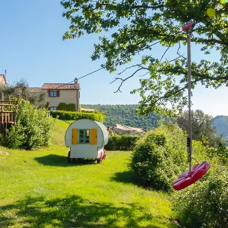 Relaxing Hillside Family With Pool *